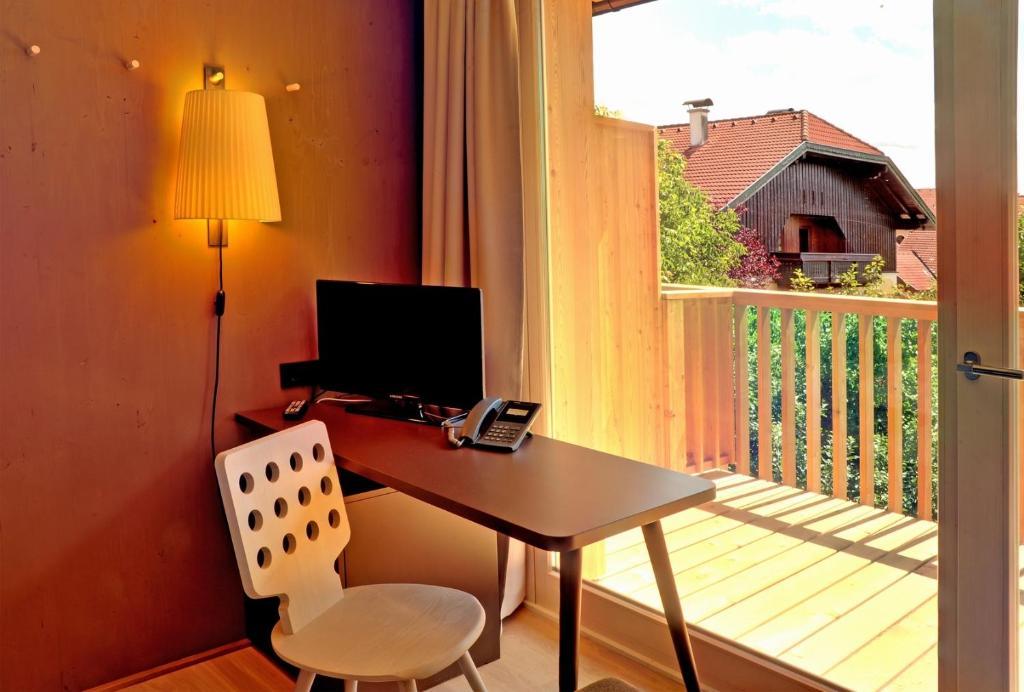 Hotel Gasthof Neumayr Obertrum Exterior foto